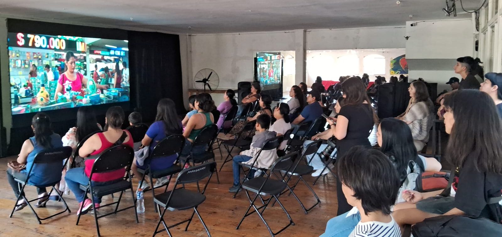 Red de Salas lleva el cine a distintos territorios de la RM junto a Espacios en Red 2024